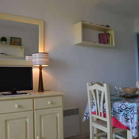 Agreable Situe Dans Un Quartier Calme Cyprien Sc050-040d 아파트 *